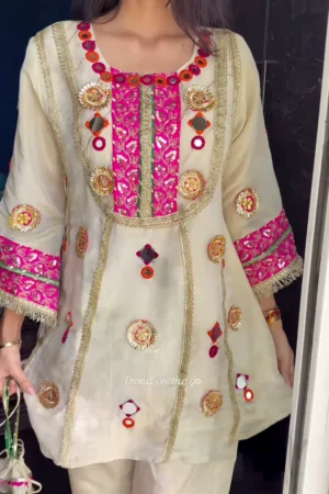 aarushi trendy festive wear